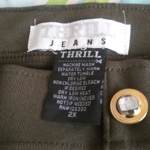 Shorts - Picture 4 of 4